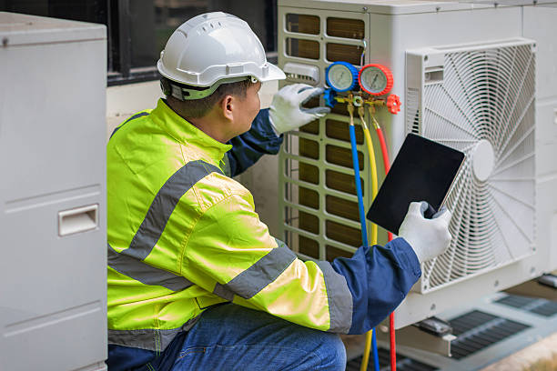 Professional Hvac technician working in Hinckley, IL